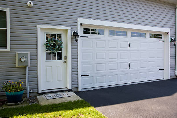 24/7 Emergency Garage Door Panel Replacement experts in Gardiner, ME